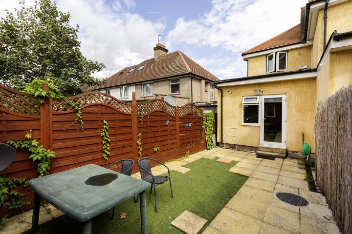 Modern Apartment Hendon Way, Cricklewood